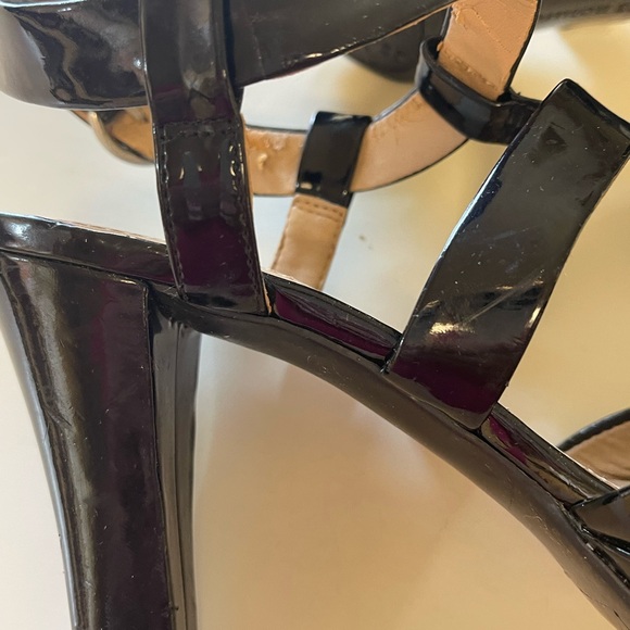 Naturalizer strappy heels with slight platform. Black patent. Size 7 1/2 - Picture 4 of 9